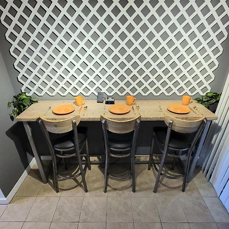 Hi-Tek-Duplex A-Two 75In 4K Led Villa Чарлстън Екстериор снимка